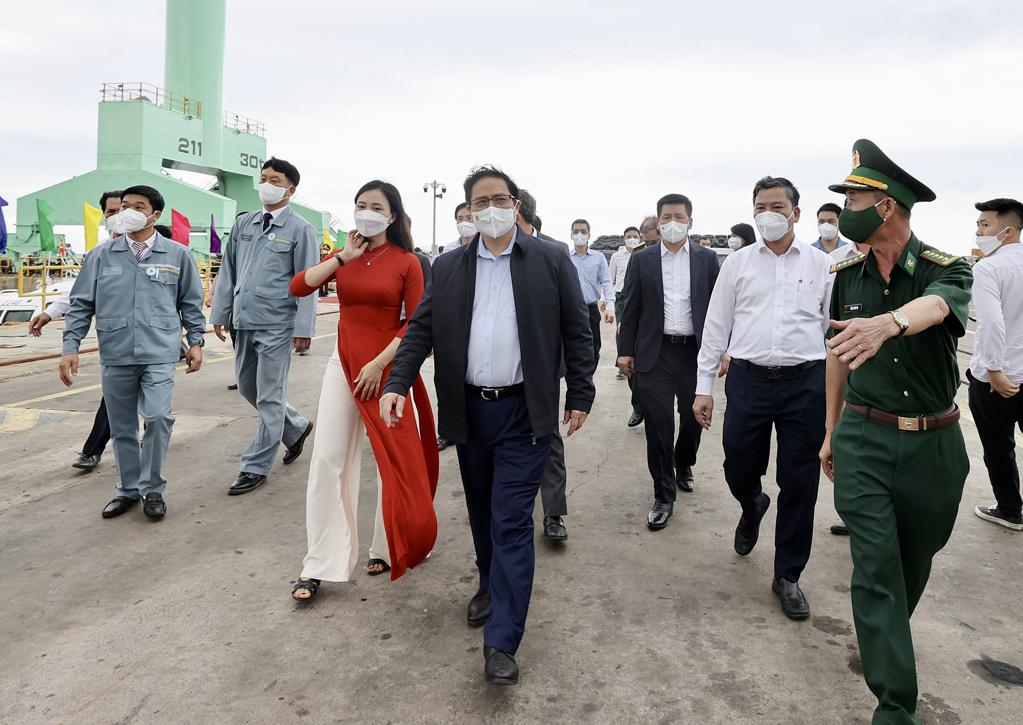 Thủ tướng Phạm Minh Chính khảo sát các dự án, công trình lớn, trọng điểm tại Khánh Hòa - Ảnh 3. Thủ tướng Phạm Minh Chính khảo sát các dự án, công trình lớn, trọng điểm tại Khánh Hòa - Ảnh 3.