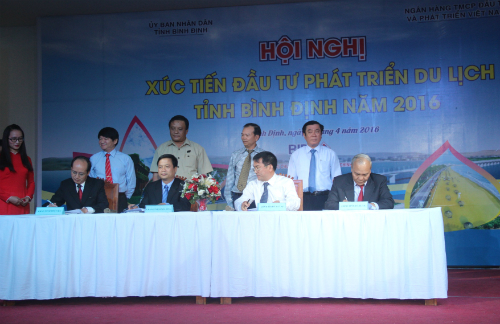xay-dung-thuong-hieu-bien-xanh-hoa-vang-va-dai-ngan-tay-nguyen