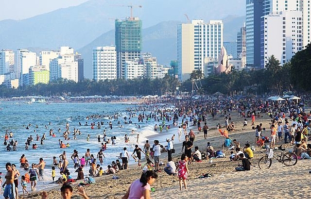 khach san chay phong gia ve may bay tang gap doi dip nghi le