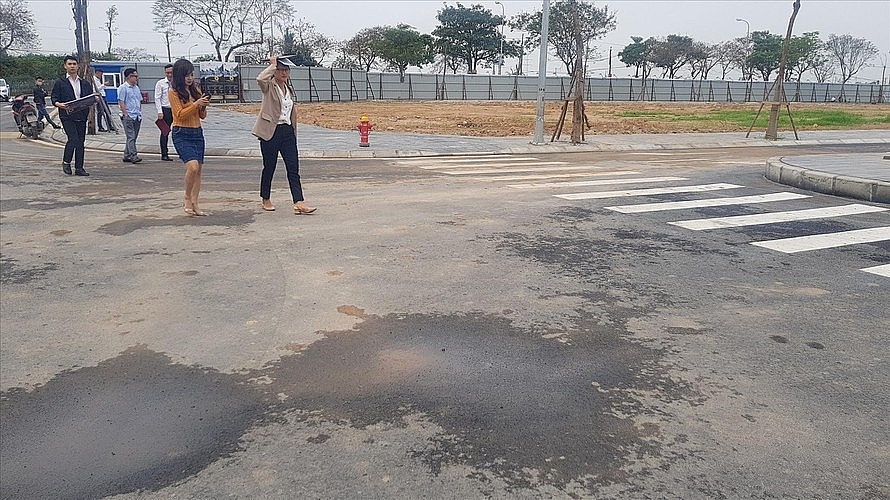 Cơn sốt đất diễn ra khắp nơi: Ngân hàng sẽ siết tín dụng Cơn sốt đất diễn ra khắp nơi: Ngân hàng sẽ siết tín dụng