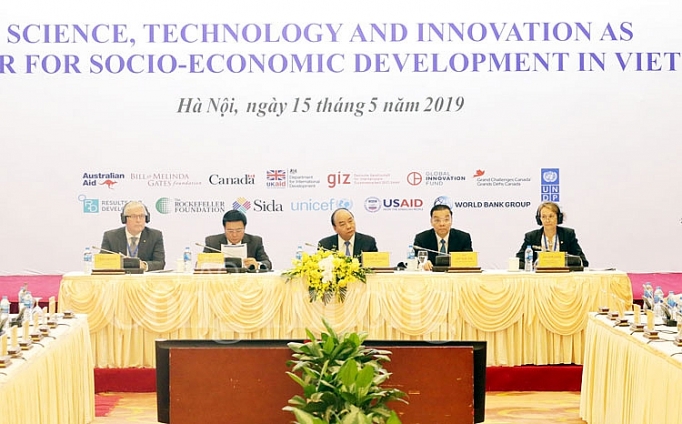 thu tuong nguyen xuan phuc can uu tien dau tu cho khoa hoc cong nghe mot cach tuong xung