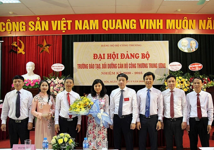 Đảng bộ Trường Đào tạo, bồi dưỡng cán bộ Công Thương Trung ương: Nâng cao hiệu quả hoạt động trong nhiệm kỳ mới nang cao hieu qua hoat dong trong nhiem ky moi