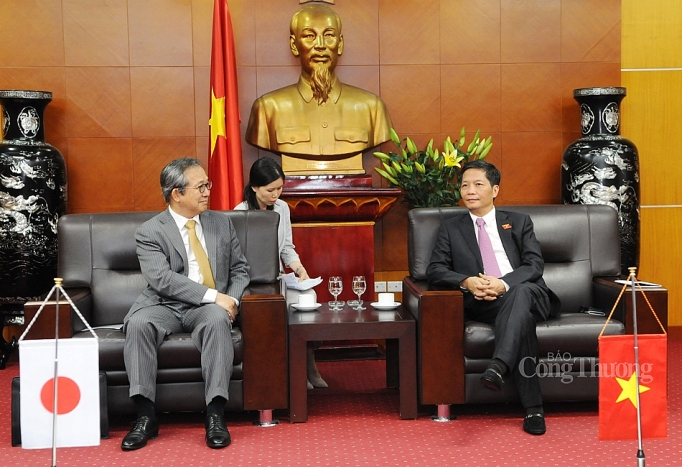 Việt Nam và Nhật Bản đứng trước những điều kiện vô cùng thuận lợi để phát triển vie t nam va nha t ba n du ng tru o c nhu ng die u kie n vo cu ng thua n lo i de pha t trie n