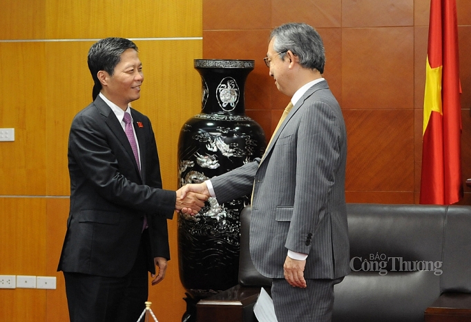 Việt Nam và Nhật Bản đứng trước những điều kiện vô cùng thuận lợi để phát triển vie t nam va nha t ba n du ng tru o c nhu ng die u kie n vo cu ng thua n lo i de pha t trie n