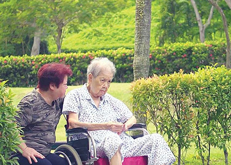 Người cao tuổi cần phòng tránh đột quỵ mùa nắng nóng nguoi cao tuoi can phong tranh dot quy mua nang nong