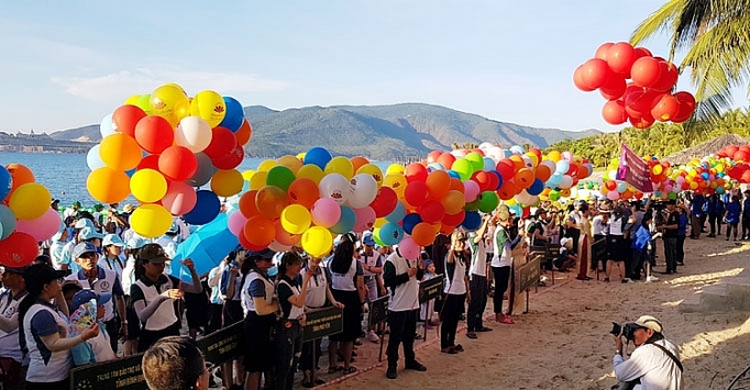 Gần 600 trẻ em khuyết tật tham dự ngày hội “Hòn Tằm- Thắp sáng những ước mơ” gan 600 tre em khuyet tat tham du ngay hoi hon tam thap sang nhung uoc mo