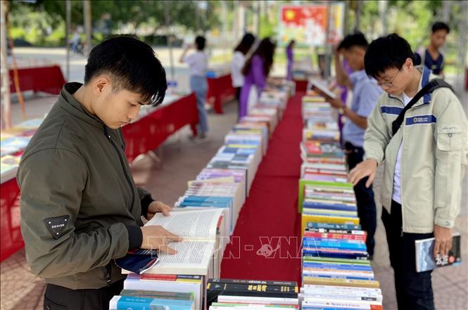 hoi cho sach xuyen viet 2020 dem van hoa doc den voi cong dong