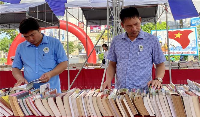 hoi cho sach xuyen viet 2020 dem van hoa doc den voi cong dong