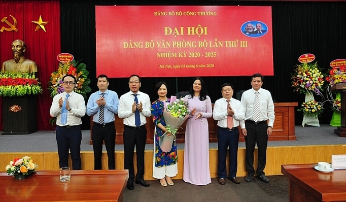 Đảng bộ Văn phòng Bộ Công Thương: Đồng lòng, chung sức, quyết tâm hoàn thành nhiệm vụ nhiệm kỳ 2020 - 2025 dang bo van phong bo cong thuong dong long chung suc quyet tam hoan thanh nhiem vu nhiem ky 2020 2025