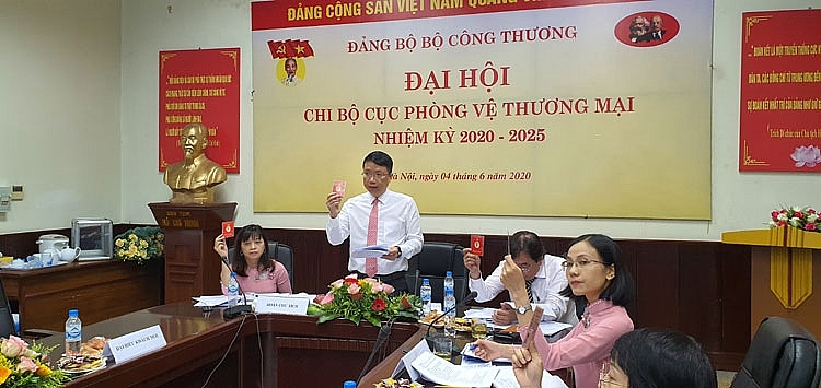 Công tác xây dựng Đảng được Chi ủy Cục Phòng vệ thương mại quan tâm trên cả 3 mặt trận cong tac xay dung dang duoc chi uy cuc phong ve thuong mai quan tam tren ca 3 mat tran