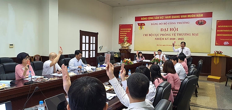 Công tác xây dựng Đảng được Chi ủy Cục Phòng vệ thương mại quan tâm trên cả 3 mặt trận cong tac xay dung dang duoc chi uy cuc phong ve thuong mai quan tam tren ca 3 mat tran