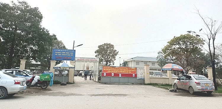 Hà Nội: Trung tâm Dạy nghề đào tạo lái xe Đức Thịnh “phá vỡ” quy hoạch đất cụm công nghiệp? Hà Nội: Trung tâm Dạy nghề đào tạo lái xe Đức Thịnh “phá vỡ” quy hoạch đất cụm công nghiệp?