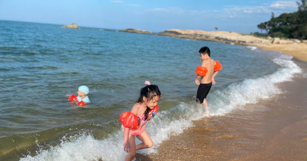 Bùng nổ du lịch hè 2022, giá tour tăng vì cước vận chuyển Bùng nổ du lịch hè 2022, giá tour tăng vì cước vận chuyển