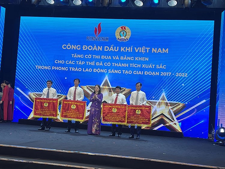 Vinh danh người lao động Tập đoàn Dầu khí với nhiều sáng kiến được ghi danh bảng vàng
