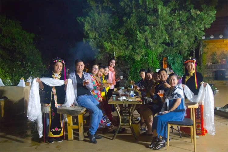 goc khuat tu xuyen phan 1 hanh trinh ve phia tay