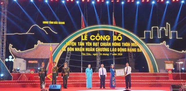 Tân Yên (Bắc Giang) đón Bằng công nhận đạt chuẩn nông thôn mới tan yen bac giang don bang cong nhan dat chuan nong thon moi