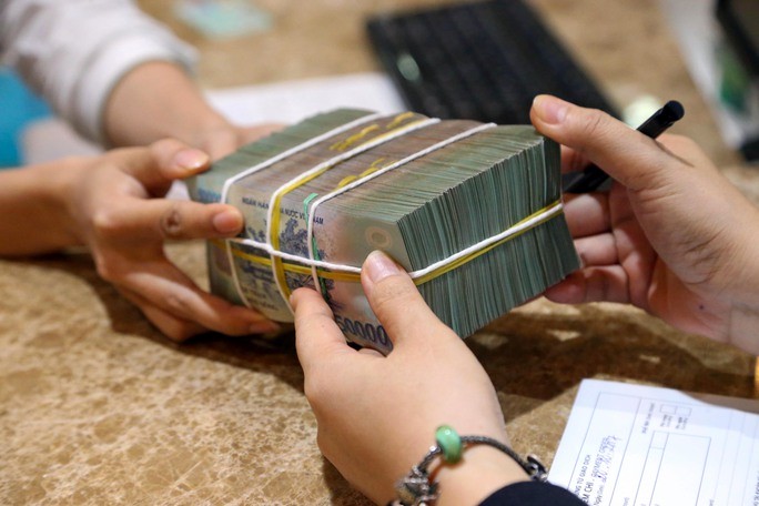 Thêm “ông lớn” ngân hàng nhập cuộc tăng lãi suất tiền gửi - Ảnh 1. Thêm “ông lớn” ngân hàng nhập cuộc tăng lãi suất tiền gửi - Ảnh 1.