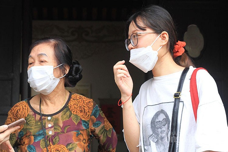 Sĩ tử nô nức đến Văn Miếu vái vọng trước ngày thi Sĩ tử nô nức đến Văn Miếu vái vọng trước ngày thi