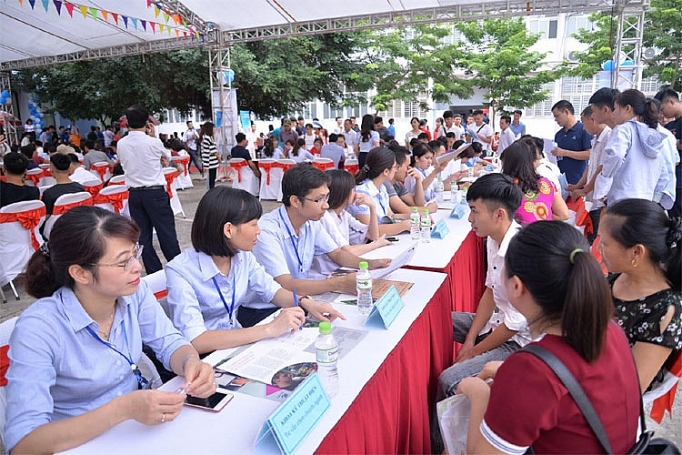 Trường đại học Điện lực tưng bừng chào đón tân sinh viên nhập học truong dai hoc dien luc tung bung chao don tan sinh vien nhap hoc