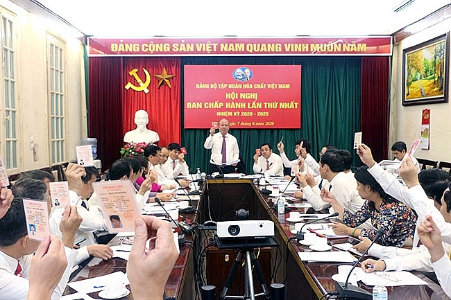 undefined 2931-hoa-chat-3