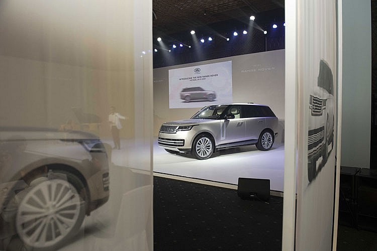 Xe nhà giàu Range Rover Sport 2023 bị chê “ngáo giá” Xe nhà giàu Range Rover Sport 2023 bị chê “ngáo giá”