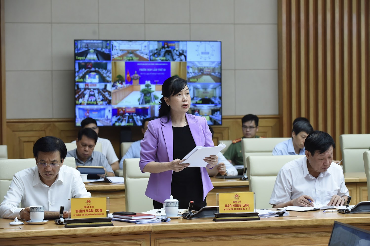 Thủ tướng: Chủ quan, lơ là trước dịch bệnh sẽ phải trả giá - Ảnh 3. Thủ tướng: Chủ quan, lơ là trước dịch bệnh sẽ phải trả giá - Ảnh 3.