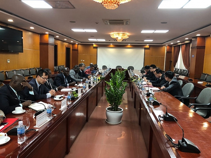 Tạo điều kiện doanh nghiệp Việt Nam- Bờ biển Ngà mở rộng hợp tác đầu tư kinh doanh thu truong cao quoc hung tiep quoc vu khanh phu trach xuc tien dau tu tu nhan bo bien nga