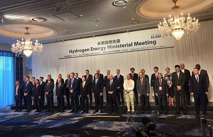 Bộ trưởng Trần Tuấn Anh tham dự chuỗi các hội nghị Bộ trưởng về năng lượng tại Tokyo, Nhật Bản bo truong tran tuan anh tham du chuoi cac hoi nghi bo truong ve nang luong tai tokyo nhat ban