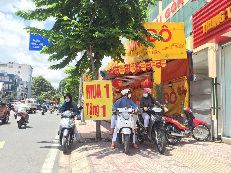 Chưa đến mùa, bánh trung thu đã đại hạ giá - ảnh 3