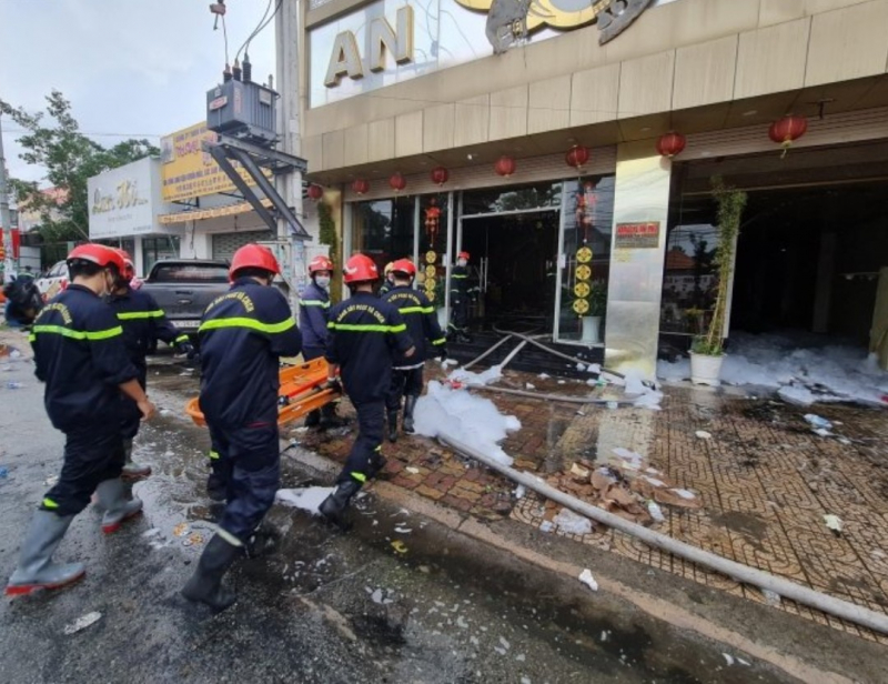 Thoát hiểm ở quán bar, karaoke thế nào khi xảy ra sự cố cháy, nổ? -0