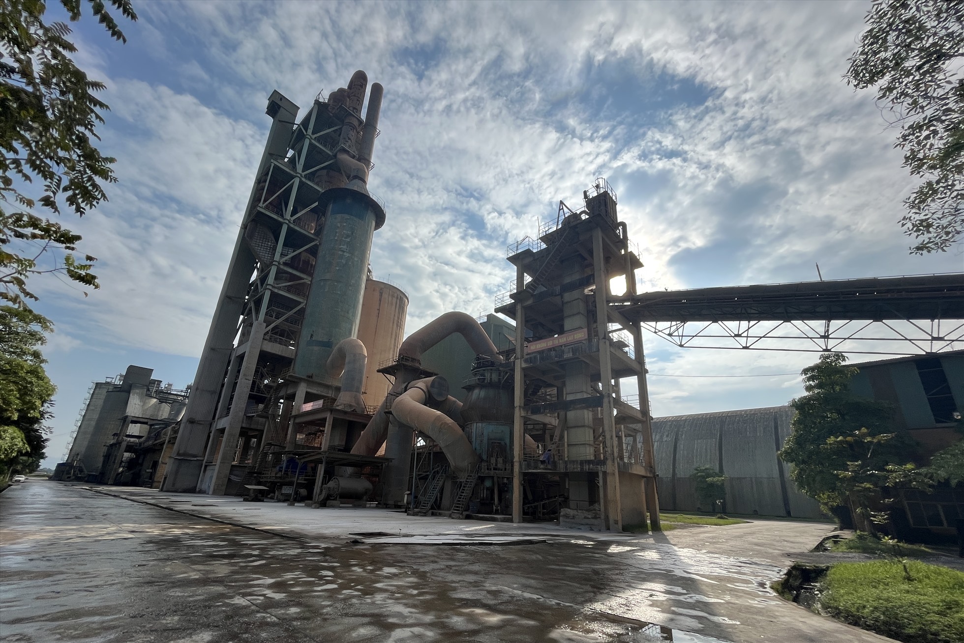 Nhà máy xi măng Tân Quang (Công ty CP Xi măng Tân Quang - VVMI).