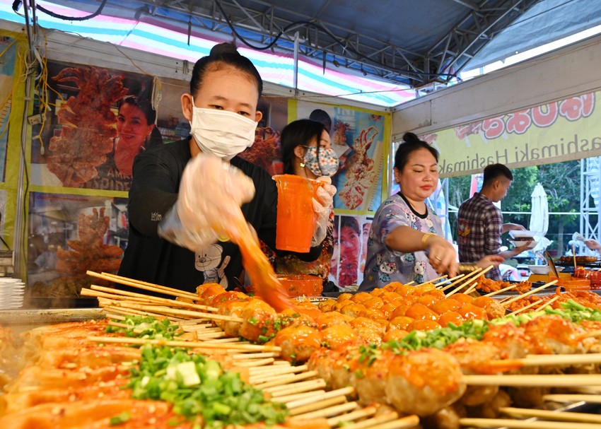 Khai mạc Lễ hội ẩm thực đường phố, làng nghề truyền thống tỉnh Long An ảnh 2