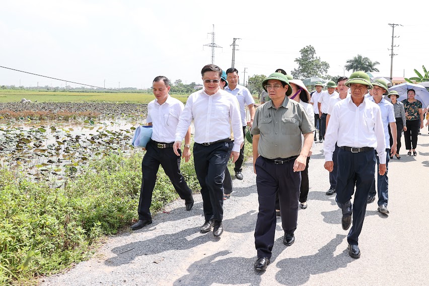 Chùm ảnh: Thủ tướng kiểm tra, đôn đốc 3 dự án bệnh viện lớn tại Hà Nam - Ảnh 1.