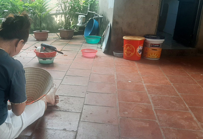 Gia đình “hot girl Bắc Giang”: Nghèo khó, xấu hổ vì con -0