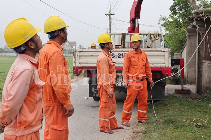 Nghệ An: Phấn đấu 50% khách hàng thanh toán tiền điện không dùng tiền mặt nghe an phan dau 50 khach hang thanh toan tien dien khong dung tien mat