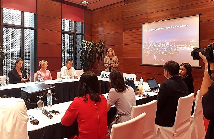 chinh sach con nguoi nen tang 3 yeu to then chot giup viet nam phat huy suc manh cong nghiep 40