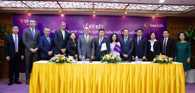 sun life vietnam and tpbank announce exclusive bancassurance agreement in vietnam