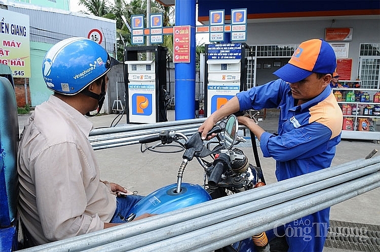 Xăng dầu đồng loạt giảm giá từ 15h chiều ngày 11/11 Xăng dầu đồng loạt giảm giá từ 15h chiều ngày 11/11