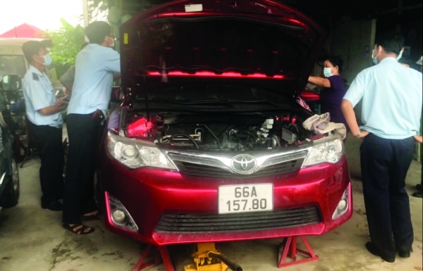 Vạch trần thủ đoạn biến ô tô có dấu hiệu nhập lậu thành xe sản xuất nội địa Vạch trần thủ đoạn biến ô tô có dấu hiệu nhập lậu thành xe sản xuất nội địa