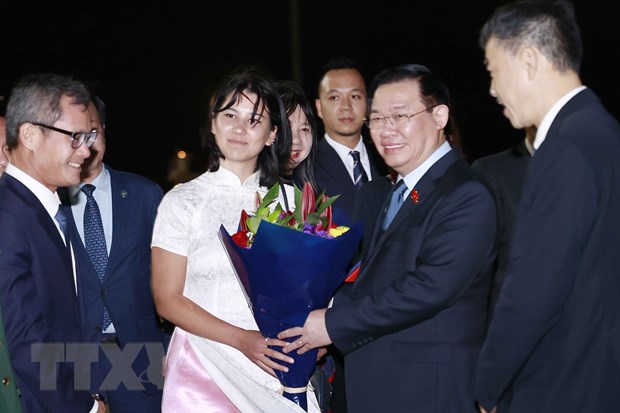 Chủ tịch Quốc hội tới Canberra, bắt đầu thăm chính thức Australia hình ảnh 1 Chu tich Quoc hoi toi Canberra, bat dau tham chinh thuc Australia hinh anh 1