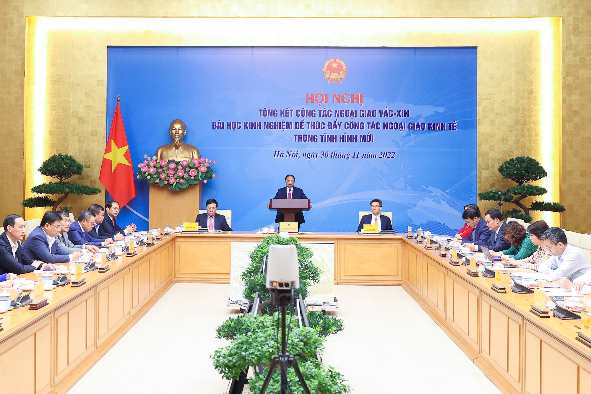 6 nguyên nhân thành công, 6 bài học kinh nghiệm từ ngoại giao vaccine - Ảnh 1.