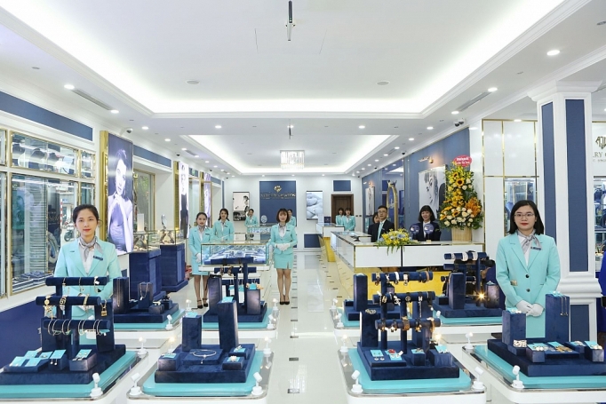 khai truong trung tam vang bac da quy thoi trang ajc 98 pho hue