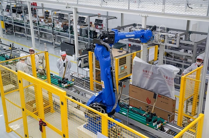 Dây chuyền sản xuất TV Vsmart hiện đại cỡ nào? day chuyen san xuat tv vsmart hien dai co nao