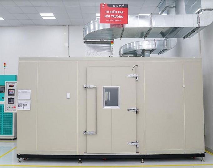 Dây chuyền sản xuất TV Vsmart hiện đại cỡ nào? day chuyen san xuat tv vsmart hien dai co nao