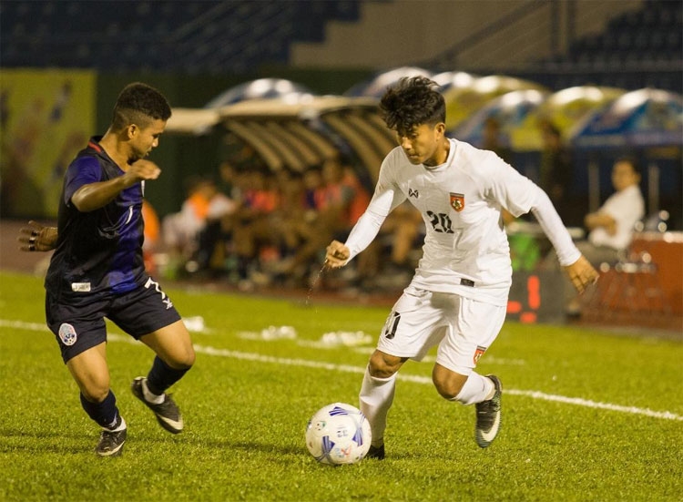 clb bbinh duong gianh chuc vo dich giai bong da quoc te cup number 1