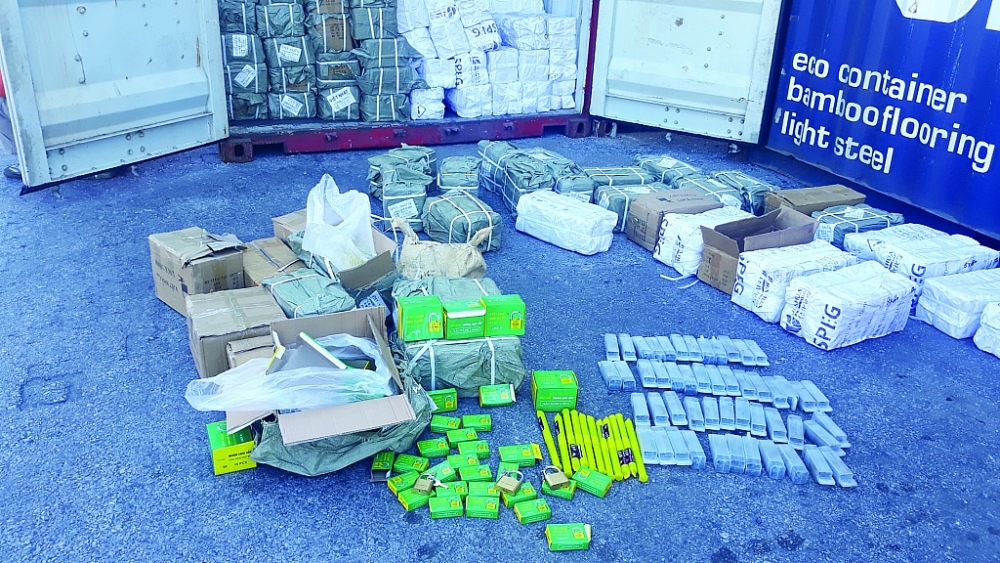 Hàng hóa Trung Quốc giả mạo thương hiệu do lực lượng Hải quan phát hiện, bắt giữ tháng 6/2021. Ảnh: T.Bình. Hàng hóa Trung Quốc giả mạo thương hiệu do lực lượng Hải quan phát hiện, bắt giữ tháng 6/2021. Ảnh: T.Bình.