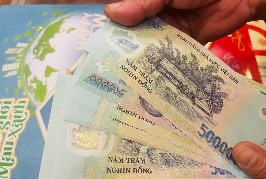 Thưởng Tết Dương lịch giảm; Thưởng Tết Nguyên đán tăng, cao nhất hơn 1 tỷ đồng - Ảnh 1. Thưởng Tết Dương lịch giảm; Thưởng Tết Nguyên đán tăng, cao nhất hơn 1 tỷ đồng - Ảnh 1.