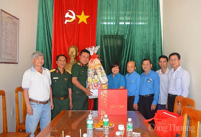 de doan vien lao dong ai cung co tet