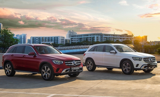 mercedes benz viet nam gioi thieu phien ban moi cua mau xe the thao da dung hang sang