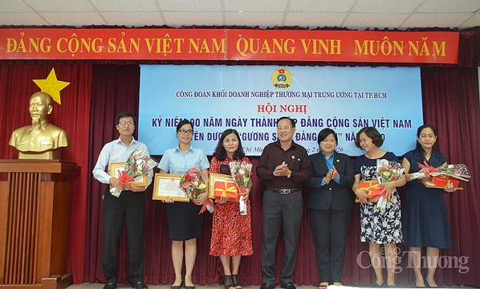 Công đoàn Khối doanh nghiệp thương mại Trung ương tại TP. Hồ Chí Minh tuyên dương "Gương sáng đảng viên" cong doan khoi doanh nghiep thuong mai trung uong tai tp ho chi minh tuyen duong guong sang dang vien